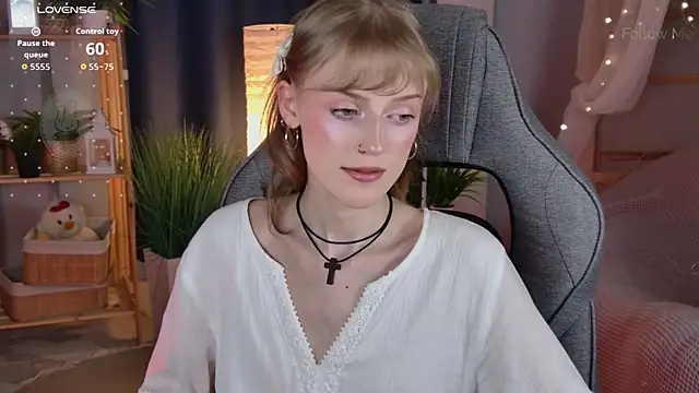 KiraMontoya's Live XXX Chat