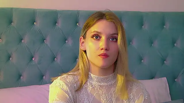 StacyEvances' Live XXX Chat