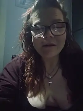 FelicityFreeze69: διαδικτυακό σόου στην κάμερα