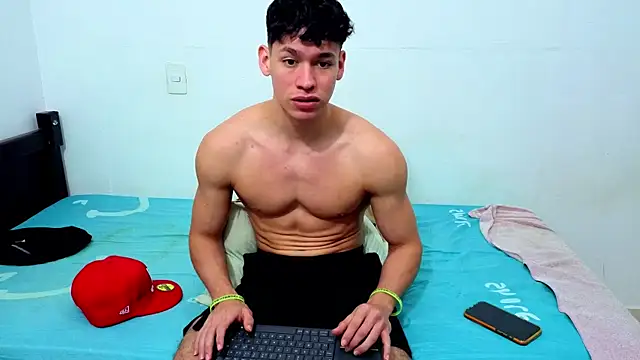 Luke_Muscle 即時 XXX 聊天