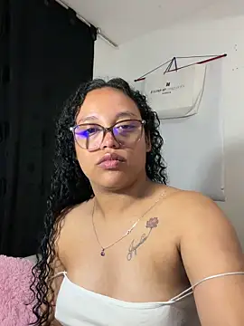 angela_angels_ Adlı Modelin Canlı XXX Sohbeti