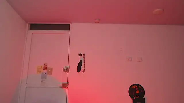XXX chat uživo modela AdamnKing