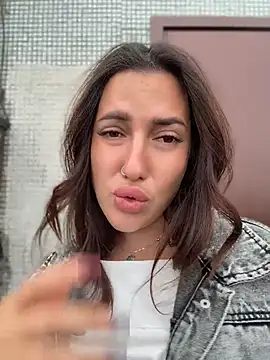 AleksandraRich Adlı Modelin Canlı XXX Sohbeti