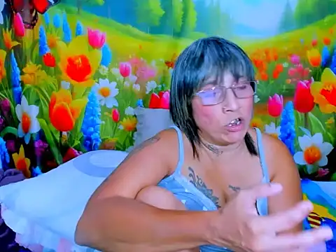 indianroxy Adlı Modelin Canlı XXX Sohbeti
