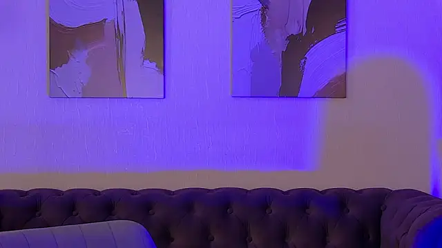 XXX chat uživo modela AdrianaToress