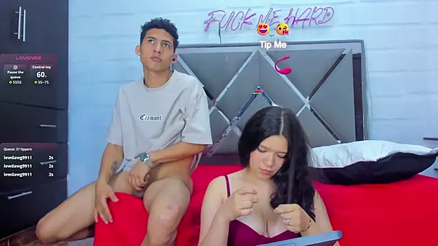 PlayMatesX_ élő XXX-chatje