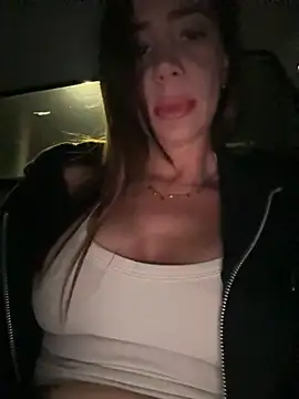 zelyramonvielly Adlı Modelin Canlı XXX Sohbeti