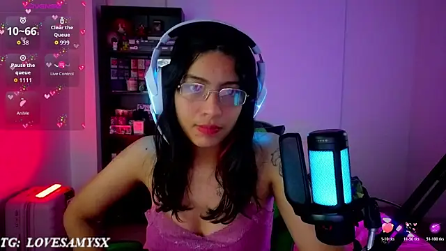 Lovelyamyy Chat XXX in diretta