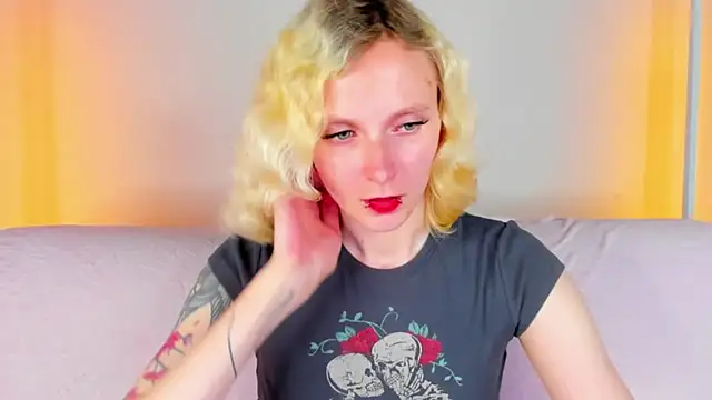 LikiLipsn Live XXX chat