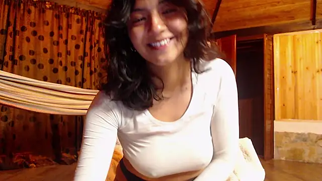 Chat +18 de Asaray_T ao vivo