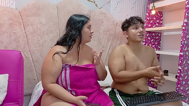 Chat +18 de ParejaCurvy20 ao vivo