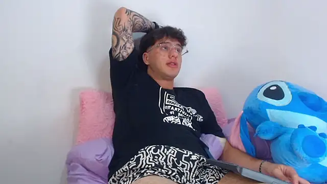 EXCLUSIVE8 Chat XXX live