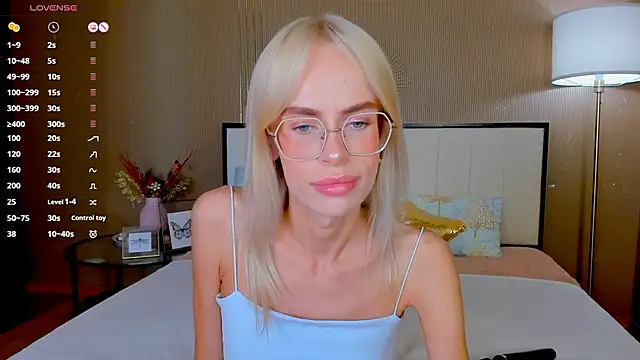 XXX chat uživo modela bellatip