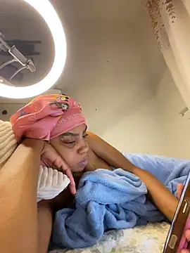 TheRealOshunQueen Chat XXX in diretta