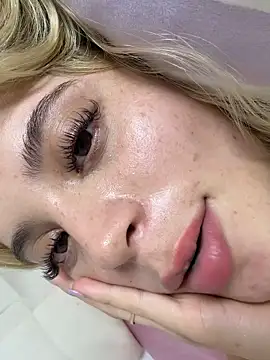 Chat +18 de _Alicee_1 ao vivo