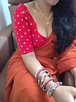 Roja-Telugu777 Adlı Modelin Canlı XXX Sohbeti