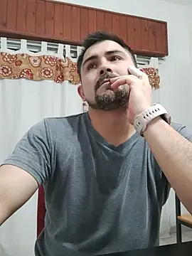 Bradd_32 라이브 XXX 채팅