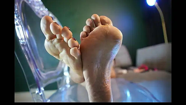 Saratrita Adlı Modelin Canlı XXX Sohbeti