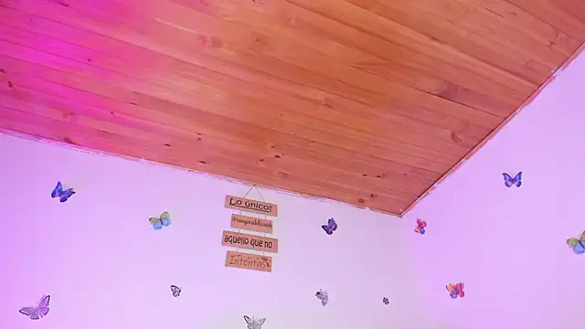 Lia_Roses3xのライブXXXチャット