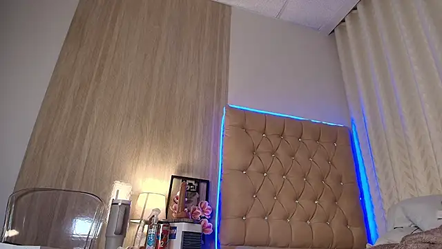 Maddyluxe Adlı Modelin Canlı XXX Sohbeti