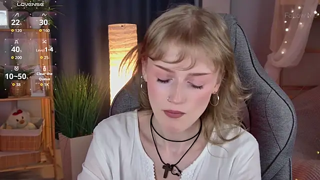 Chat XXX en directo de KiraMontoya
