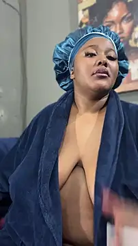 SultryBusty's Live XXX Chat