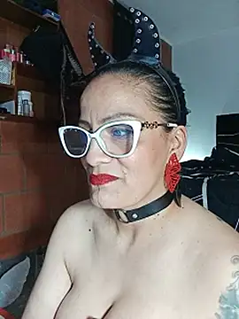 Taylor-hardcore Live XXX Chat