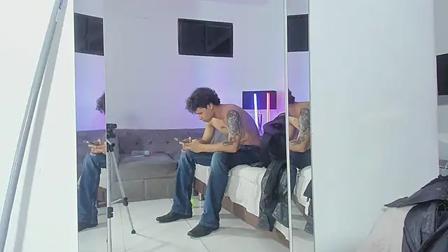 Chat +18 de TonyBenedetti ao vivo