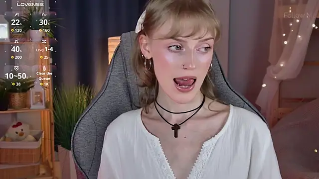 KiraMontoya's Live XXX Chat