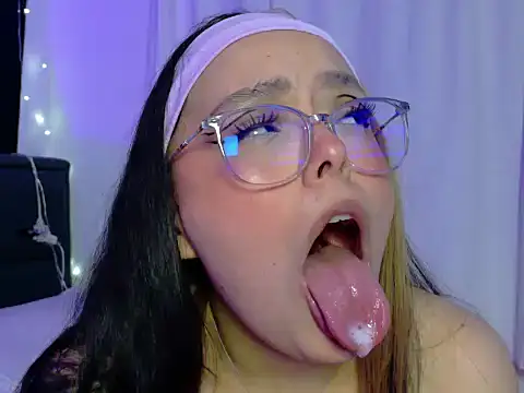 Chat +18 de Agata_evans_ ao vivo