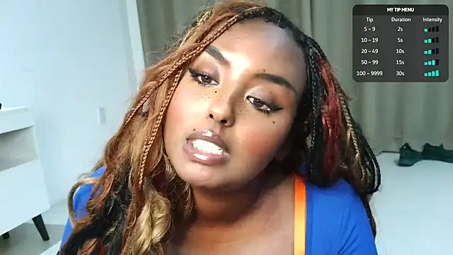 SiminFox Adlı Modelin Canlı XXX Sohbeti