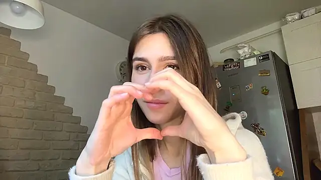 ZaraGuyette 现场XXX聊天