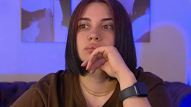 Chat XXX en directo de AdrianaToress
