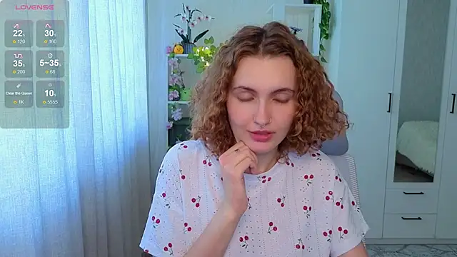 צ'אט XXX בשידור חי של Emily_lune