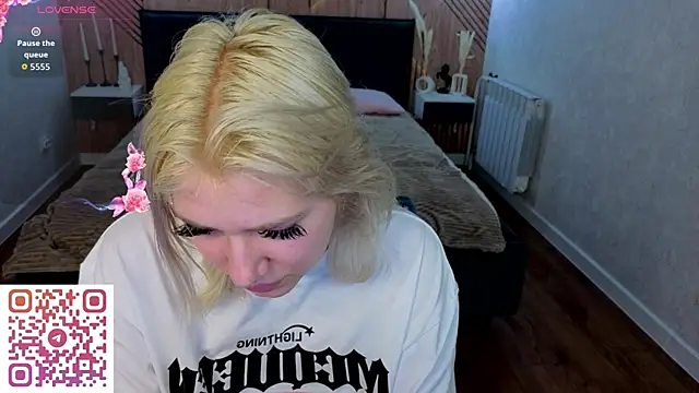 Kate_Krose Adlı Modelin Canlı XXX Sohbeti