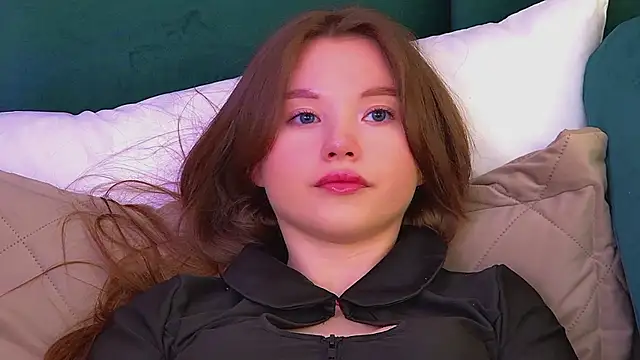 KeiraAsti XXX чат на живо