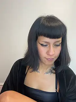 Chatroom XXX en direct de Valkiriia_wiine