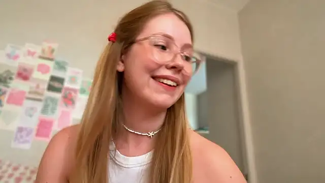 HoneyAudrey Live XXX-chat