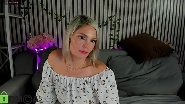 Онлайн чат XXX Betty_Brock