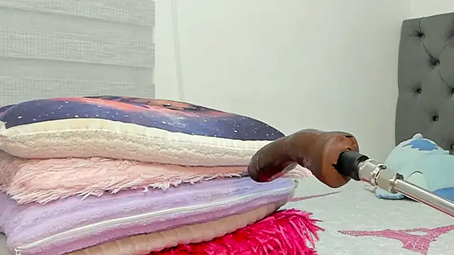Elizabeth_18_'s Live XXX Chat