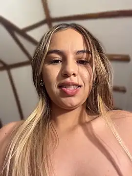 MaelyClaire's Live XXX Chat