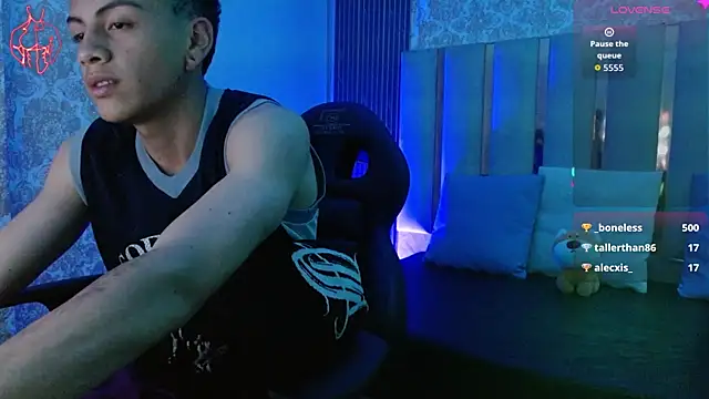 XXX chat uživo modela Brac_tay