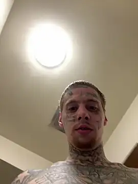 Chat XXX en directo de tattedupguy