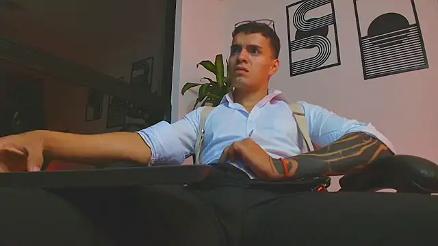 ALPHA_DOMINUS_ élő XXX-chatje