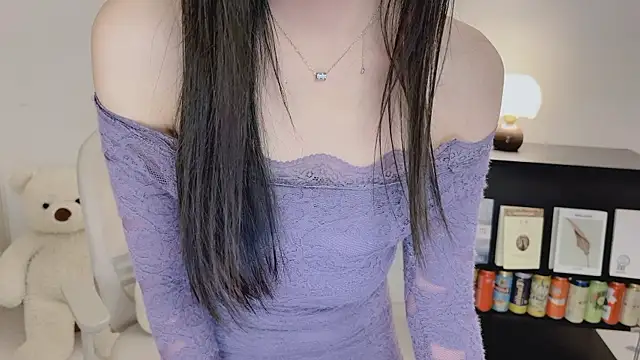 Onechestnut's Live XXX Chat
