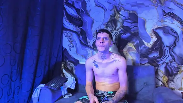 Chat +18 de boy_max_latin ao vivo