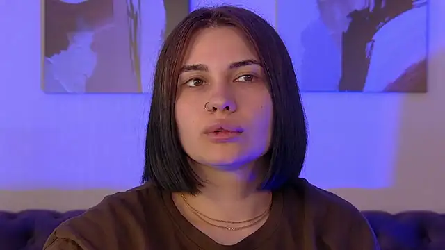 AdrianaToress Adlı Modelin Canlı XXX Sohbeti
