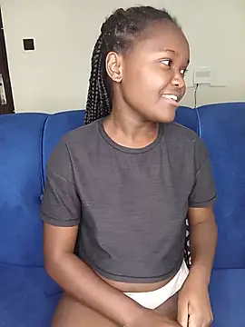 little_creamy's Live XXX Chat