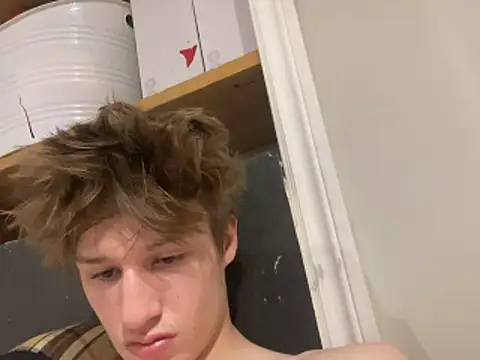 XXX chat uživo modela yourwhiteboy1