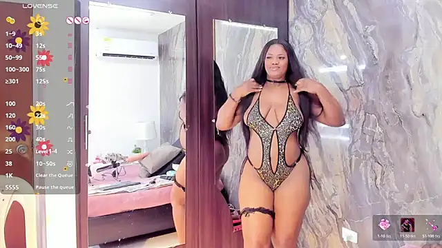 LauraSaenz01 live XXX chat